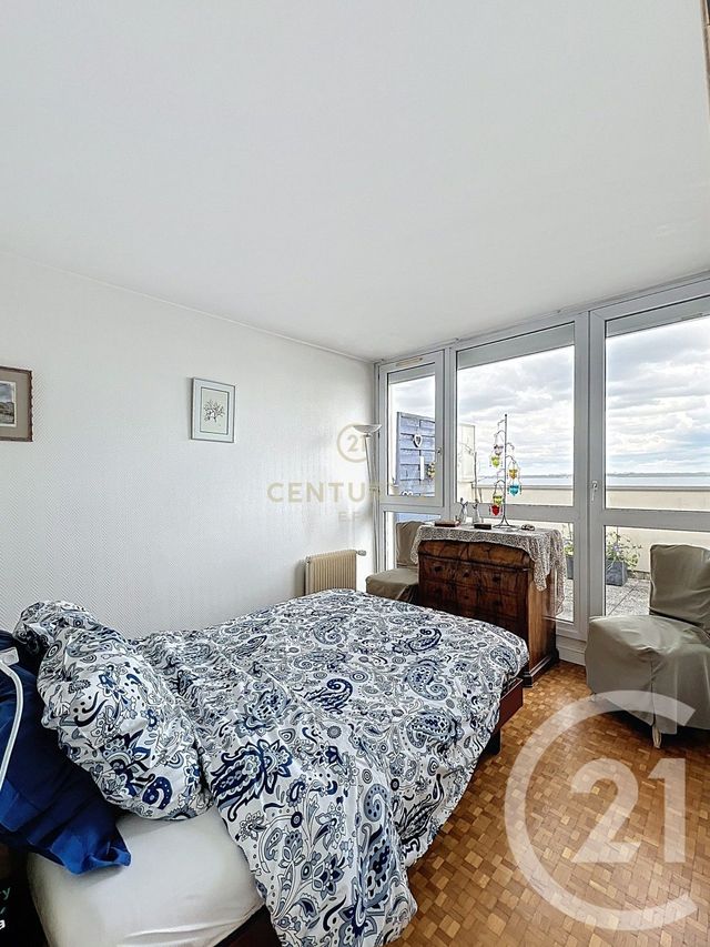 Appartement Duplex à vendre - 6 pièces - 121 m2 - Noisy Le Grand - 93 - ILE-DE-FRANCE