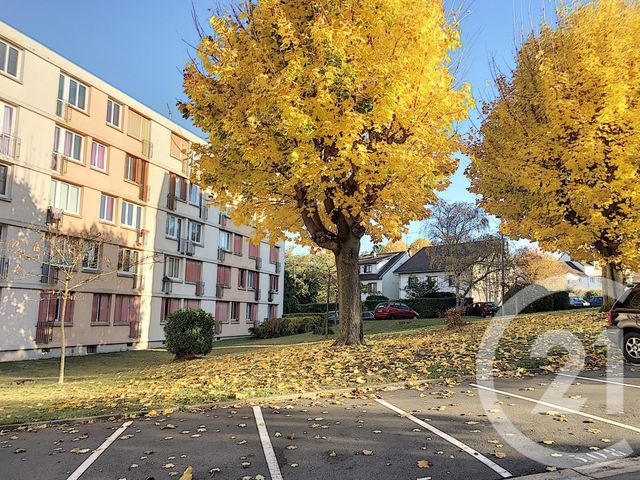 Appartement F3 à vendre - 3 pièces - 55 m2 - Noisy Le Grand - 93 - ILE-DE-FRANCE