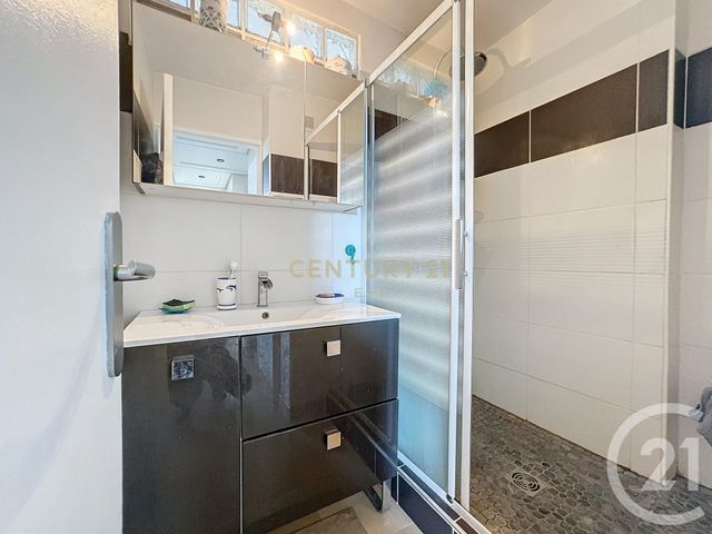 Appartement F5 à vendre - 5 pièces - 74,63 m2 - Noisy Le Grand - 93 - ILE-DE-FRANCE