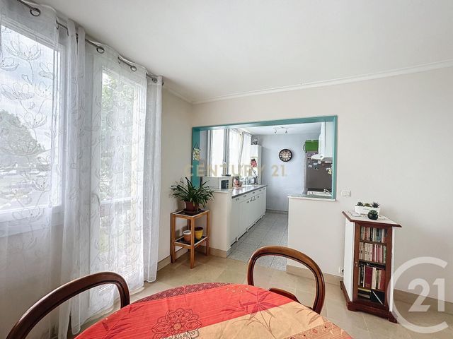Appartement F5 à vendre - 5 pièces - 74,63 m2 - Noisy Le Grand - 93 - ILE-DE-FRANCE
