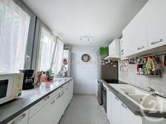 Appartement F5 à vendre - 5 pièces - 74,63 m2 - Noisy Le Grand - 93 - ILE-DE-FRANCE
