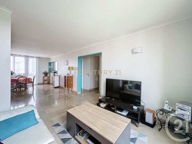 Appartement F5 à vendre - 5 pièces - 74,63 m2 - Noisy Le Grand - 93 - ILE-DE-FRANCE