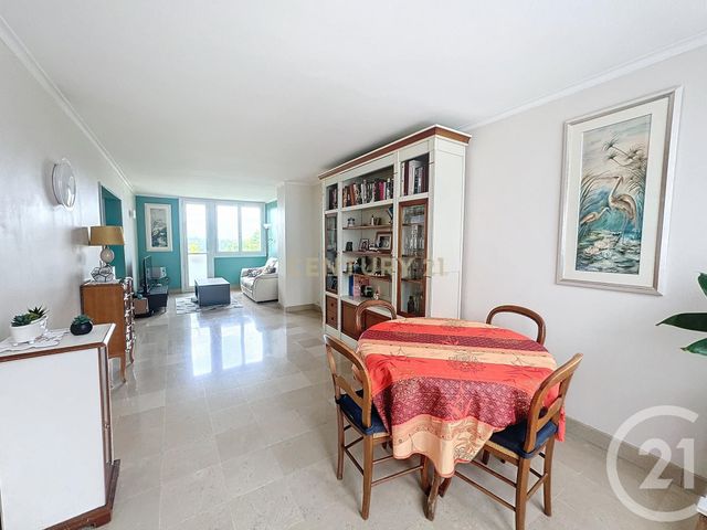 Appartement F5 à vendre - 5 pièces - 74,63 m2 - Noisy Le Grand - 93 - ILE-DE-FRANCE