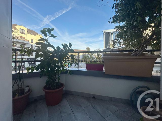 Appartement F3 à vendre - 3 pièces - 59,15 m2 - Noisy Le Grand - 93 - ILE-DE-FRANCE