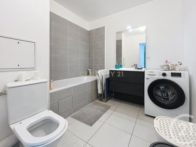 Appartement F4 à vendre - 4 pièces - 74,62 m2 - Noisy Le Grand - 93 - ILE-DE-FRANCE