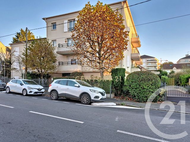 Appartement Studio &agrave; louer - 1 pi&egrave;ce - 27,53 m2 - Noisy Le Grand - 93 - ILE-DE-FRANCE