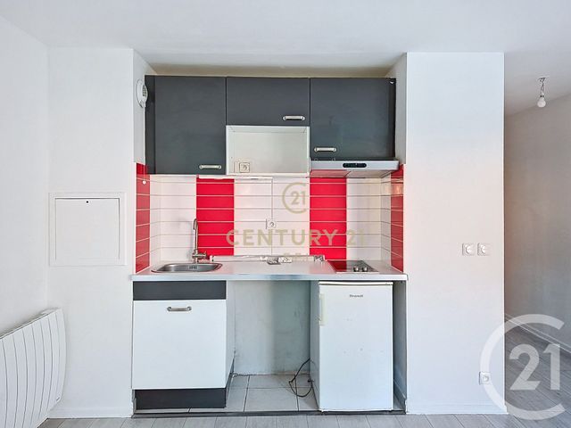 Appartement Studio &agrave; louer - 1 pi&egrave;ce - 27,53 m2 - Noisy Le Grand - 93 - ILE-DE-FRANCE