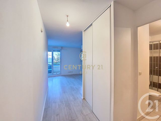 Appartement Studio &agrave; louer - 1 pi&egrave;ce - 27,53 m2 - Noisy Le Grand - 93 - ILE-DE-FRANCE