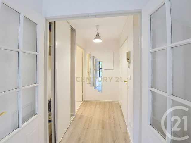 Appartement Studio &agrave; louer - 1 pi&egrave;ce - 29,07 m2 - Noisy Le Grand - 93 - ILE-DE-FRANCE
