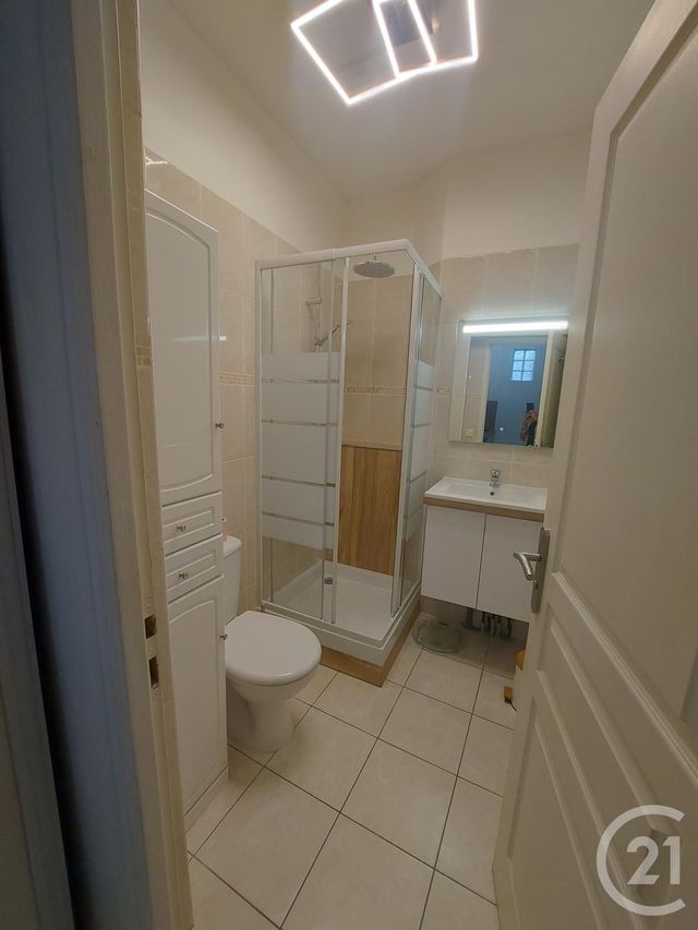 Appartement F1 &agrave; louer - 1 pi&egrave;ce - 30,35 m2 - Noisy Le Grand - 93 - ILE-DE-FRANCE
