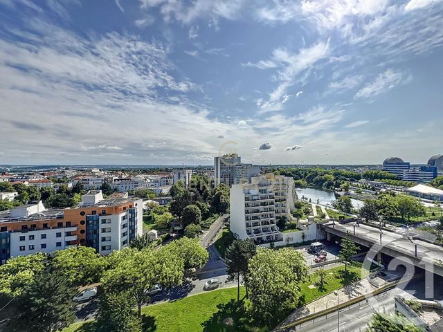 Appartement F3 à vendre - 3 pièces - 68 m2 - Noisy Le Grand - 93 - ILE-DE-FRANCE