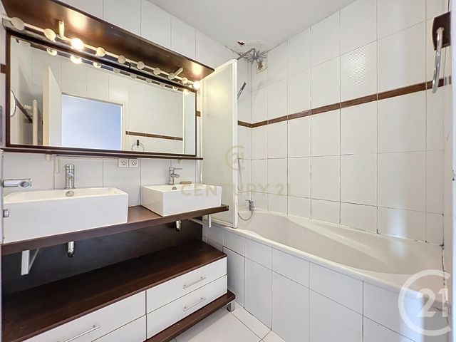 Appartement F3 à vendre - 3 pièces - 68 m2 - Noisy Le Grand - 93 - ILE-DE-FRANCE