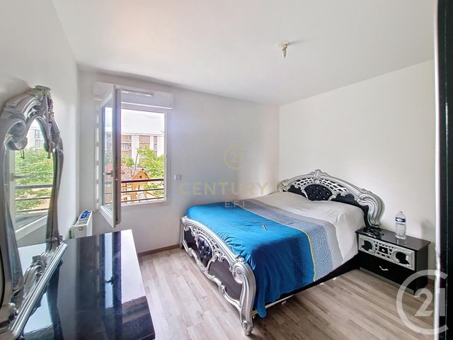 Appartement F3 à vendre - 3 pièces - 55,66 m2 - Noisy Le Grand - 93 - ILE-DE-FRANCE