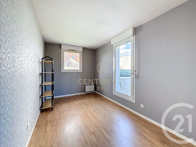 Appartement F3 à vendre - 3 pièces - 63 m2 - Noisy Le Grand - 93 - ILE-DE-FRANCE