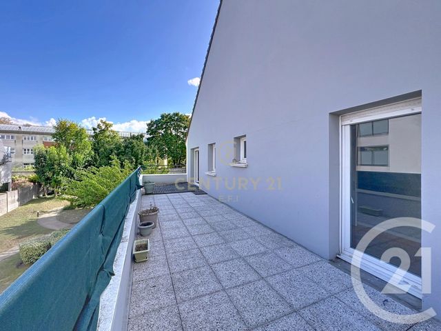 Appartement F3 à vendre - 3 pièces - 63 m2 - Noisy Le Grand - 93 - ILE-DE-FRANCE