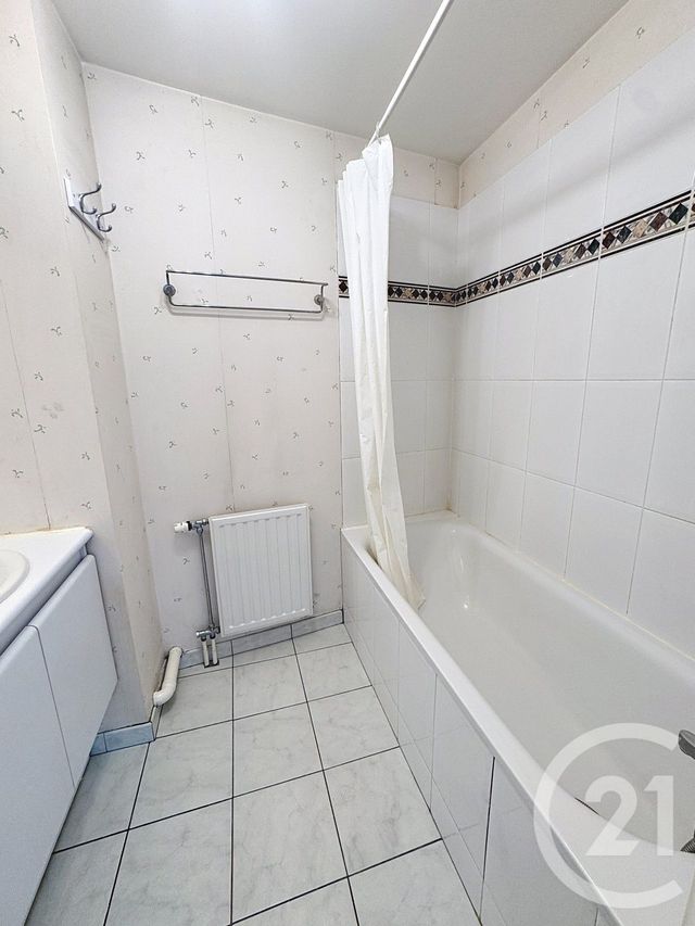 Appartement F2 à louer - 2 pièces - 45,69 m2 - Noisy Le Grand - 93 - ILE-DE-FRANCE