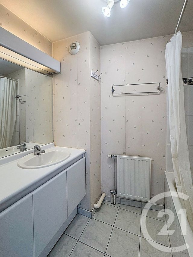 Appartement F2 à louer - 2 pièces - 45,69 m2 - Noisy Le Grand - 93 - ILE-DE-FRANCE