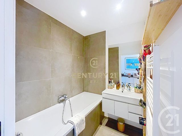 Appartement F4 &agrave; vendre - 4 pi&egrave;ces - 82 m2 - Noisy Le Grand - 93 - ILE-DE-FRANCE