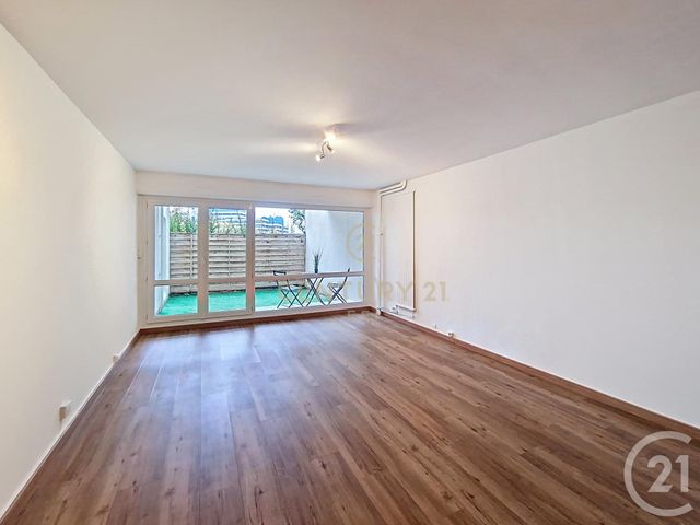 Appartement F2 à vendre - 2 pièces - 56,72 m2 - Noisy Le Grand - 93 - ILE-DE-FRANCE