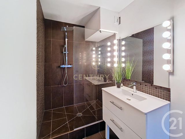 Appartement F2 à vendre - 2 pièces - 56,72 m2 - Noisy Le Grand - 93 - ILE-DE-FRANCE