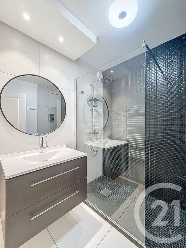 Appartement F4 à vendre - 4 pièces - 102 m2 - Noisy Le Grand - 93 - ILE-DE-FRANCE