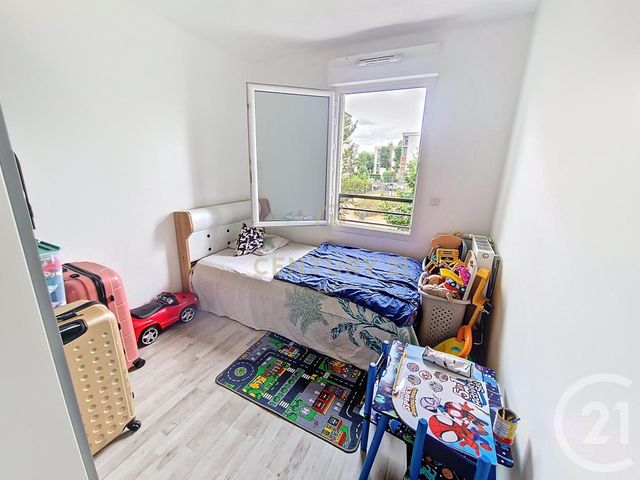 Appartement F3 à vendre - 3 pièces - 55,66 m2 - Noisy Le Grand - 93 - ILE-DE-FRANCE