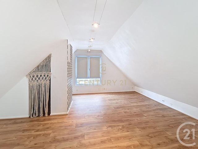 Maison à vendre - 7 pièces - 205 m2 - Noisy Le Grand - 93 - ILE-DE-FRANCE