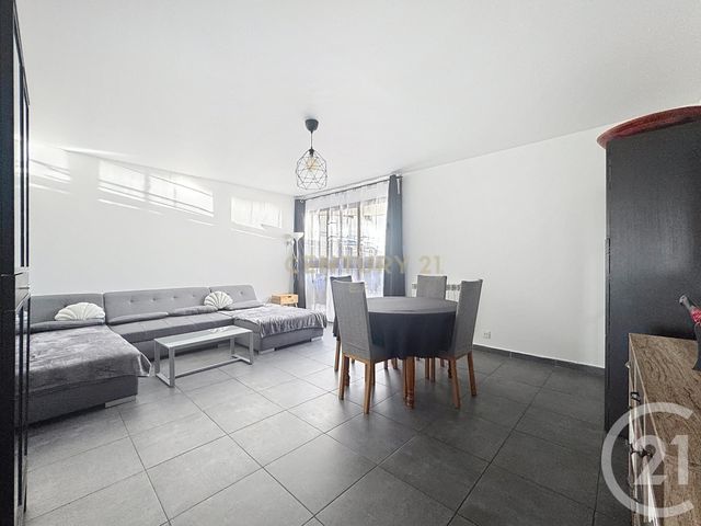 Appartement F4 à vendre - 4 pièces - 83,02 m2 - Noisy Le Grand - 93 - ILE-DE-FRANCE