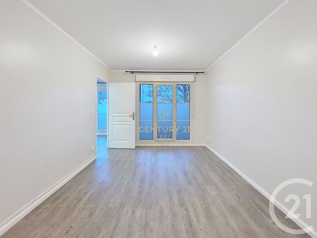 Appartement F2 &agrave; louer - 2 pi&egrave;ces - 38,77 m2 - Noisy Le Grand - 93 - ILE-DE-FRANCE