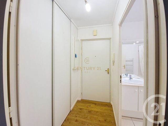 Appartement Studio &agrave; louer - 1 pi&egrave;ce - 22,05 m2 - Noisy Le Grand - 93 - ILE-DE-FRANCE