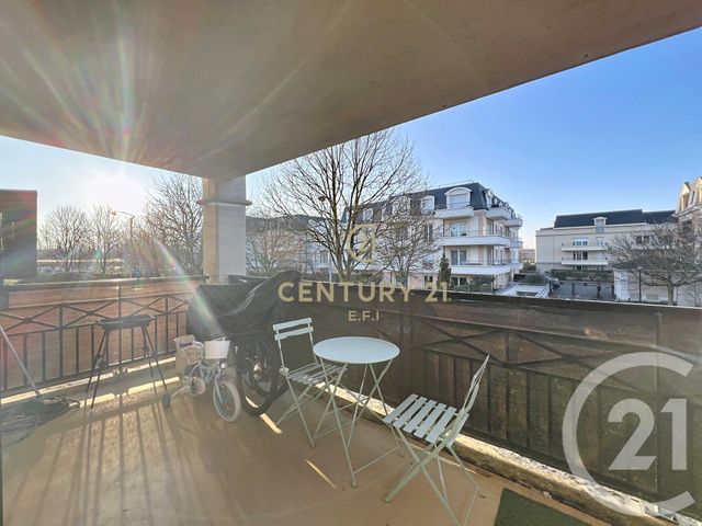 Appartement F3 &agrave; louer - 3 pi&egrave;ces - 62,51 m2 - Emerainville - 77 - ILE-DE-FRANCE