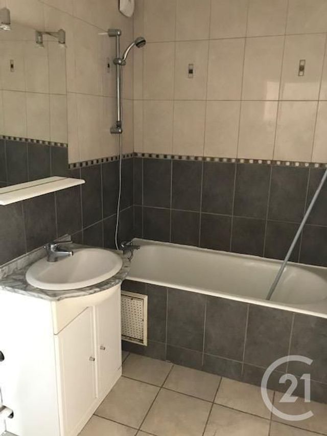 Appartement F2 &agrave; louer - 2 pi&egrave;ces - 47,79 m2 - Noisy Le Grand - 93 - ILE-DE-FRANCE