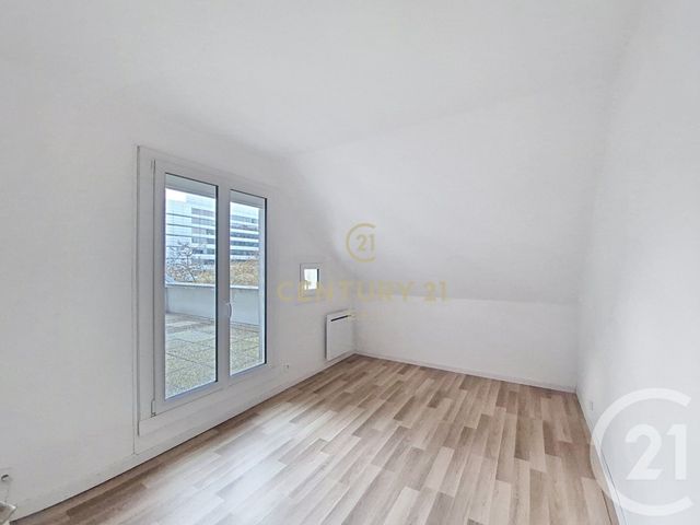 Appartement F4 &agrave; louer - 4 pi&egrave;ces - 90,12 m2 - Noisy Le Grand - 93 - ILE-DE-FRANCE