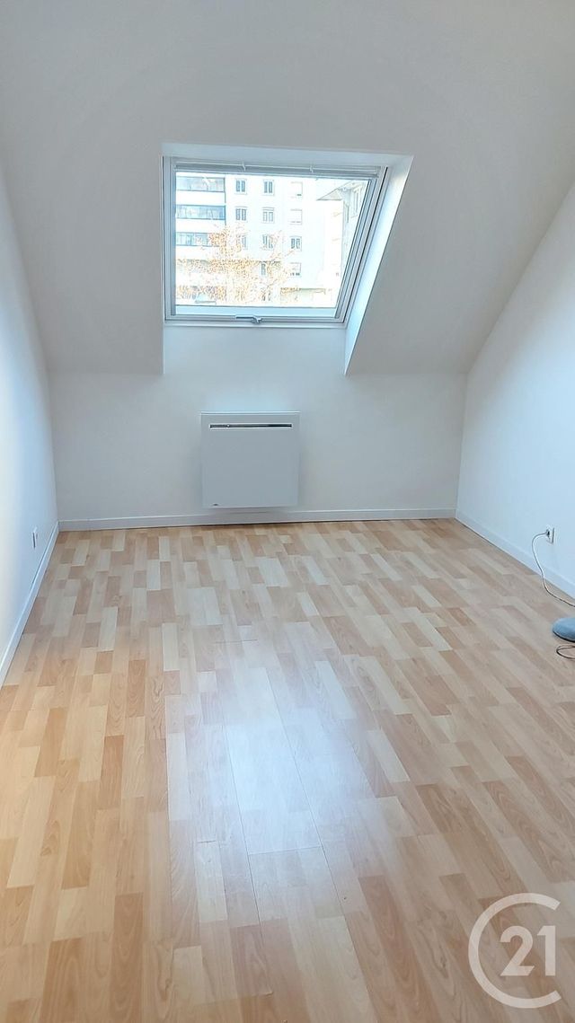 Appartement F4 &agrave; louer - 4 pi&egrave;ces - 90,12 m2 - Noisy Le Grand - 93 - ILE-DE-FRANCE