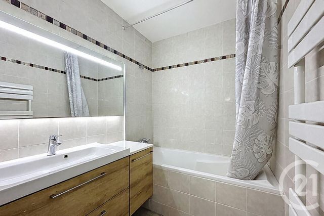 Appartement F3 &agrave; vendre - 3 pi&egrave;ces - 65,75 m2 - Noisy Le Grand - 93 - ILE-DE-FRANCE