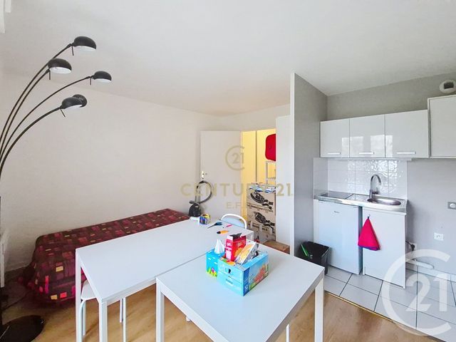 Appartement Studio &agrave; louer - 1 pi&egrave;ce - 22,82 m2 - Noisy Le Grand - 93 - ILE-DE-FRANCE