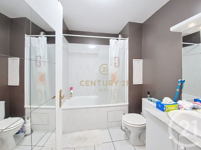 Appartement Studio &agrave; louer - 1 pi&egrave;ce - 22,82 m2 - Noisy Le Grand - 93 - ILE-DE-FRANCE