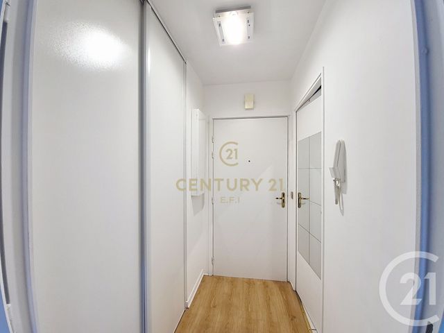 Appartement Studio &agrave; louer - 1 pi&egrave;ce - 22,82 m2 - Noisy Le Grand - 93 - ILE-DE-FRANCE