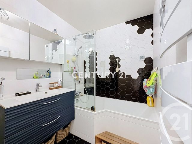 Appartement F4 &agrave; vendre - 4 pi&egrave;ces - 72,65 m2 - Noisy Le Grand - 93 - ILE-DE-FRANCE
