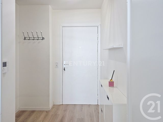 Appartement F2 &agrave; louer - 2 pi&egrave;ces - 43 m2 - Noisy Le Grand - 93 - ILE-DE-FRANCE