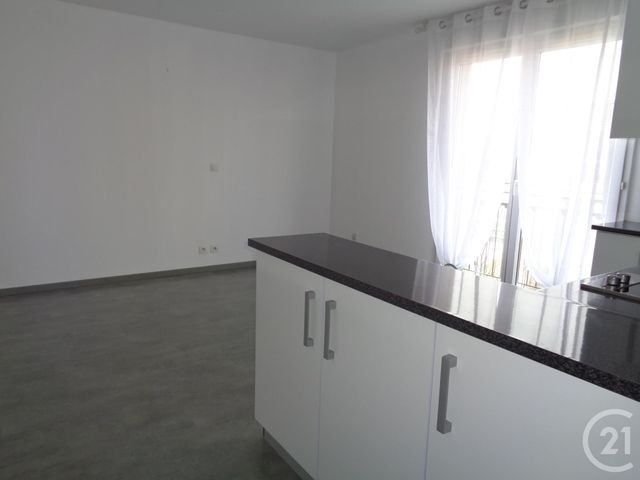 Appartement Studio &agrave; louer - 1 pi&egrave;ce - 23,78 m2 - Noisy Le Grand - 93 - ILE-DE-FRANCE