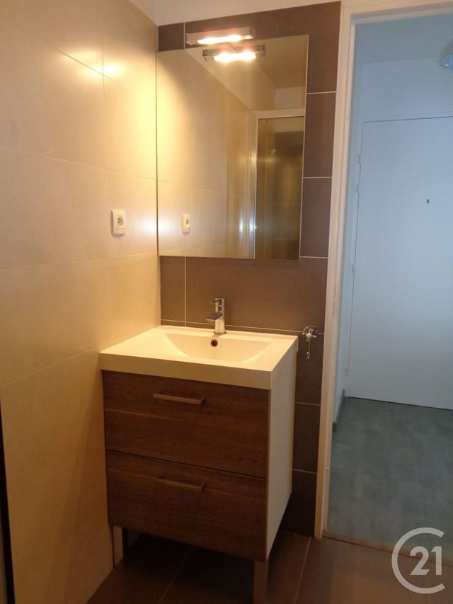 Appartement Studio &agrave; louer - 1 pi&egrave;ce - 23,78 m2 - Noisy Le Grand - 93 - ILE-DE-FRANCE