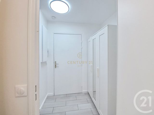 Appartement Studio &agrave; louer - 1 pi&egrave;ce - 25,92 m2 - Noisy Le Grand - 93 - ILE-DE-FRANCE