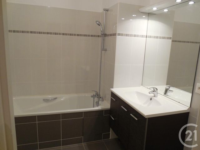 Appartement F2 &agrave; louer - 2 pi&egrave;ces - 42,80 m2 - Noisy Le Grand - 93 - ILE-DE-FRANCE