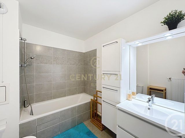 Appartement F4 &agrave; vendre - 4 pi&egrave;ces - 86,62 m2 - Noisy Le Grand - 93 - ILE-DE-FRANCE