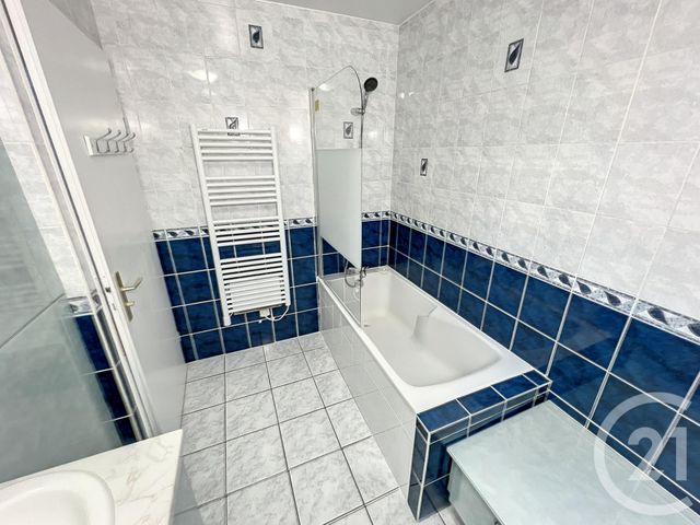 Appartement F3 &agrave; louer - 3 pi&egrave;ces - 66,50 m2 - Noisy Le Grand - 93 - ILE-DE-FRANCE