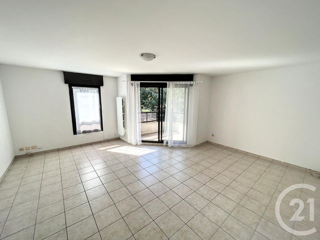 Appartement F3 &agrave; louer - 3 pi&egrave;ces - 66,50 m2 - Noisy Le Grand - 93 - ILE-DE-FRANCE