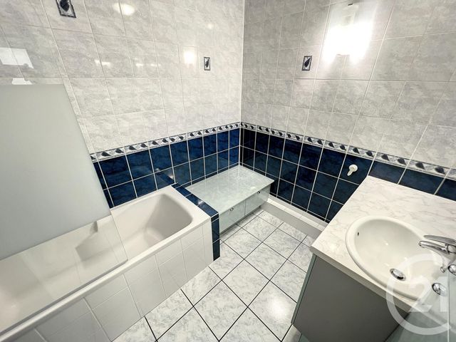 Appartement F3 &agrave; louer - 3 pi&egrave;ces - 66,50 m2 - Noisy Le Grand - 93 - ILE-DE-FRANCE