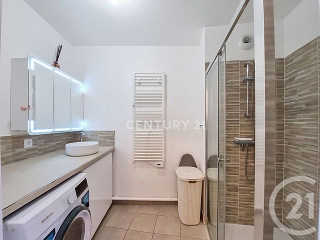 Appartement F3 &agrave; louer - 3 pi&egrave;ces - 57,60 m2 - Noisy Le Grand - 93 - ILE-DE-FRANCE