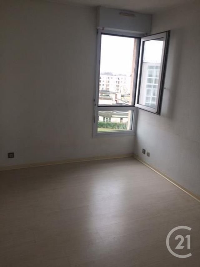 Appartement F2 &agrave; louer - 2 pi&egrave;ces - 47,25 m2 - Noisy Le Grand - 93 - ILE-DE-FRANCE